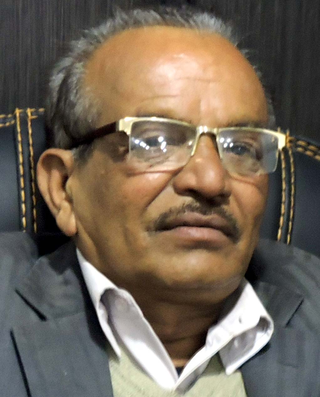 सुरेश गुप्ता मारुती नन्दन टूर्स एण्ड ट्राभल्स प्रा.लि.के चेयरमैन हैं