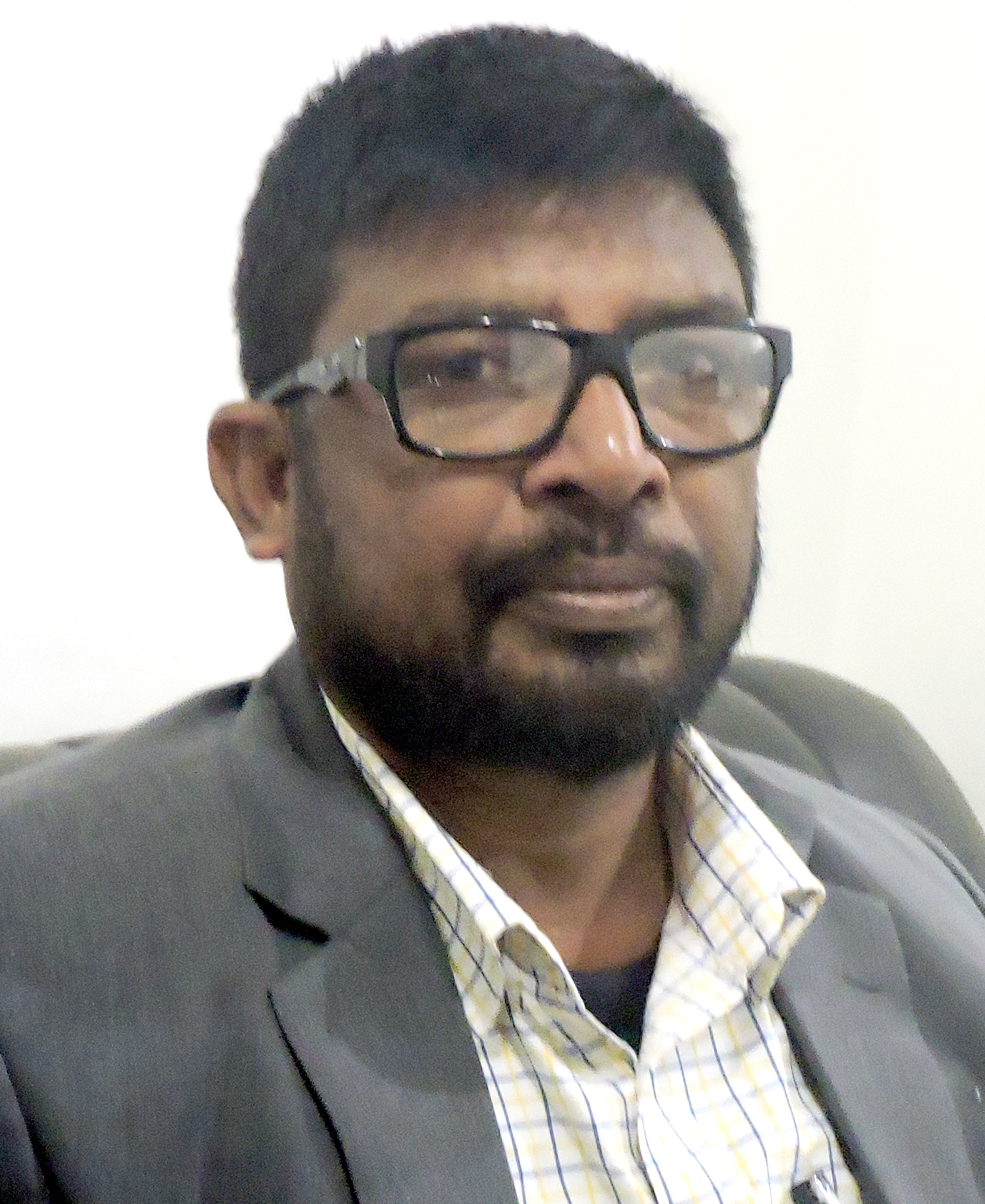 अब्दुल मोबिन खान उर्दू एकेडेमी नेपाल के अध्यक्ष तथा नया शक्ति पार्टी के केन्द्रीय परिषद् सदस्य हैं