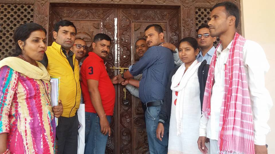 dharna-1